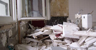 Демонтаж хрущевки в Дмитрове - удаление старых полов и стен по выгодной цене от 1732 рублей.